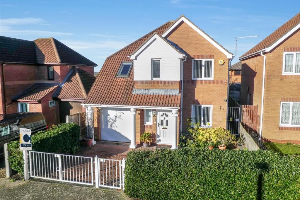 Forrabury Avenue, Bradwell Common, Milton Keynes